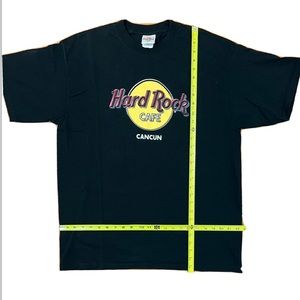 Vintage Hard Rock Cafe Cancun Graphic Tshirt